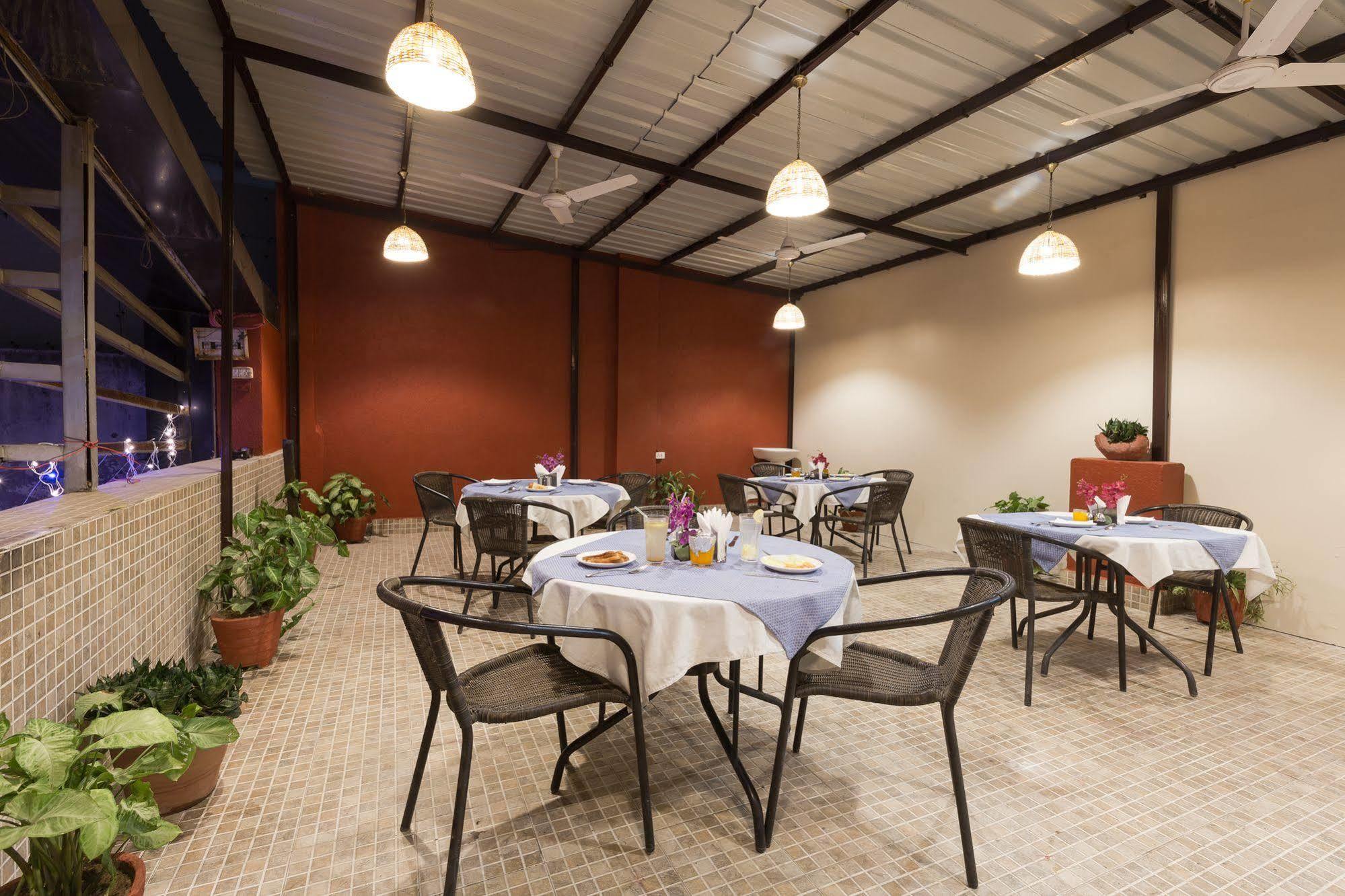 Hotel Kingston Park - Karol Bagh Delhi Exterior foto