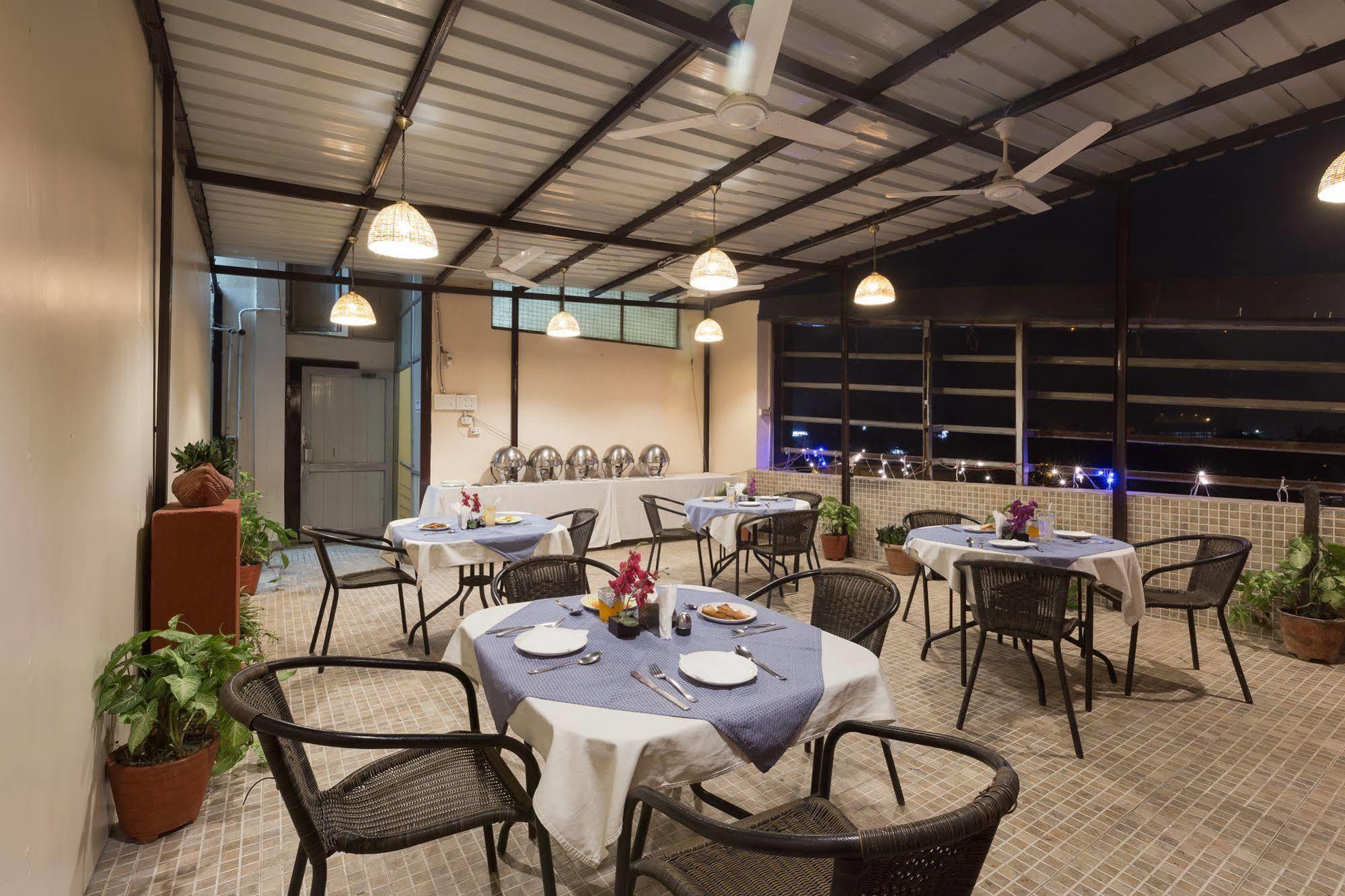 Hotel Kingston Park - Karol Bagh Delhi Exterior foto